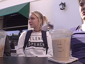 ロスでナンパした某有名大学に通う女子大生が彼氏に内緒で自慢のタトゥーと豪快エビ反りでイキまくりAV出演 ダコタ（21歳） サンプル動画サムネイル